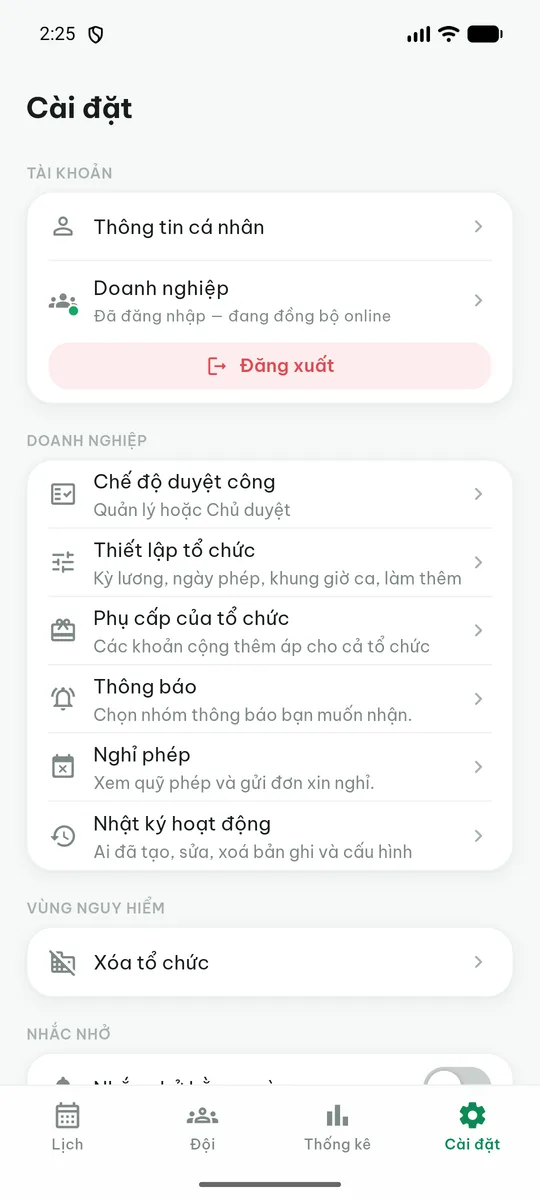Màn Cài đặt trên ứng dụng, nhóm Doanh nghiệp gồm Chế độ duyệt công, Thiết lập tổ chức, Phụ cấp của tổ chức, Thông báo, Nghỉ phép và Nhật ký hoạt động.